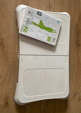 Wii Fit + Wii Balance Board – Très bon état, brand: Nintendo, condition: Very good, €18.00, €19.60 includes Buyer Protection