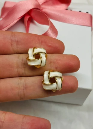 Orecchini bianchi e oro, brand: INOX, condizioni: Nuovo con cartellino, €5.50, €6.48 include la Protezione acquisti Pro