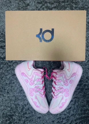 KD18 « Aunt Pearl », marque: Nike, état: Neuf avec étiquette, taille: 49, 180,00 €, 189,70 € Protection acheteurs incluse