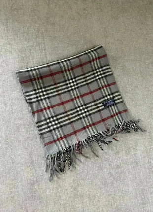 Écharpe Burberry gris, brand: Burberry, condition: Very good, €45.00, €47.95 includes Buyer Protection Pro