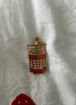 Harry Potter pin badge, brand: Harry Potter, condition: New without tags, £4.00, £4.90 includes Buyer Protection