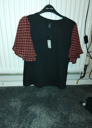 Check flutte t-shirt the sleeves are flarey, brand: New Look, condition: New with tags, size: M / UK 12-14, £12.00, £13.30 includes Buyer Protection
