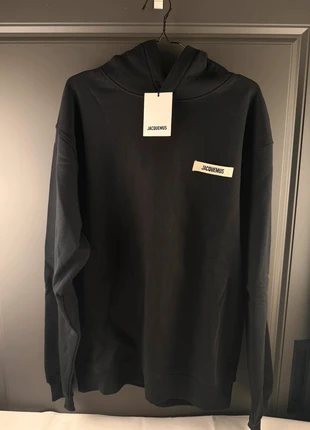 Jacquemus Hoodie M, merk: Jacquemus, staat: Nieuw met prijskaartje, maat: M, € 199,95, € 210,65 inclusief Kopersbescherming Pro