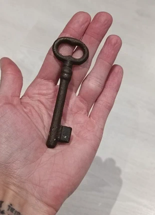 Clé en fonte Hécate, condition: Very good, €2.00, €2.80 includes Buyer Protection