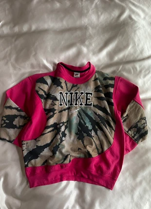 Vintage reworked Nike sweater L, marque: Nike, état: Très bon état, taille: L / 40 / 12, 44,00 €, 46,90 € Protection acheteurs incluse