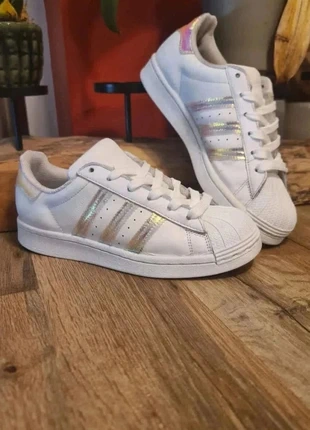 Basket Adidas Superstar blanche 36 (pf13), marque: adidas, état: Très bon état, taille: 36, 24,97 €, 26,92 € Protection acheteurs (Pro) incluse