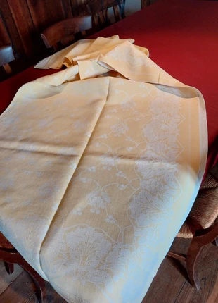 Belle nappe raffinée, état: Très bon état, 15,00 €, 16,45 € Protection acheteurs incluse