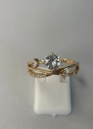 Bague dorée ajustable avec pierre centrale et zircons (BA008), merk: Zinnedor, staat: Nieuw zonder prijskaartje, maat: Aanpasbaar, € 5,50, € 6,48 inclusief Kopersbescherming Pro