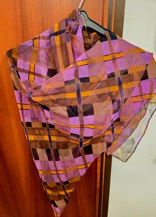 Sciarpina ampia a stola leggera sulle tonalità del violetto 102 x 112 cm., marque: stole leggere, état: Très bon état, 6,50 €, 7,53 € Protection acheteurs incluse