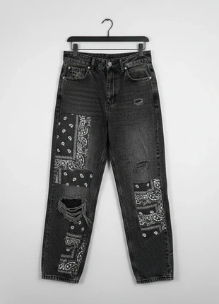 Jean noir bandana patchwork, marque: Bershka, état: Bon état, taille: XS / 34 / 6, 15,00 €, 16,45 € Protection acheteurs incluse