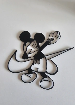 Mickey mouse nike, marque: Mickey Mouse, état: Neuf sans étiquette, 9,00 €, 10,15 € Protection acheteurs incluse