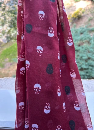 Foulard galerie lafayette, marque: Galeries Lafayette, état: Neuf sans étiquette, 8,00 €, 9,10 € Protection acheteurs incluse