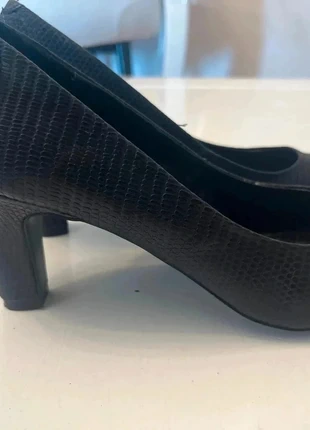 👠 Escarpins femme Elle Taille 38 Dessus et Semelle Intérieure en Cuire, marque: ELLE, état: Très bon état, taille: 38, 6,30 €, 7,32 € Protection acheteurs incluse