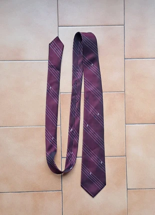 Cravate Leonard rouge, marke: Leonard, zustand: Sehr gut, 7,00 €, 8,05 € inklusive Vinted-Käuferschutz