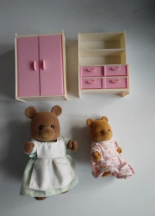 figurines petits malins : la nurse ourson et une petite fille + armoire et commode, brand: Petits, condition: Very good, size: 6 years / 116 cm, €12.00, €13.30 includes Buyer Protection