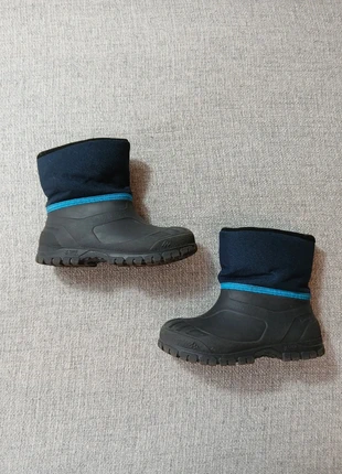 Bottes de neige noires et bleues Décathlon – Taille 26, marke: Decathlon, zustand: Sehr gut, größe: 26, 15,00 €, 16,45 € beinhaltet Vinted-Käuferschutz Pro