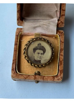 Broche porte photo / reliquaire vintage, brand: Vintage Chic, condition: Very good, €25.00, €26.95 includes Buyer Protection