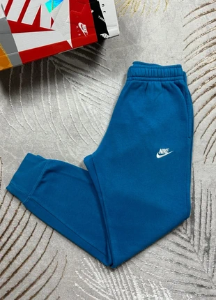 Jogging Nike bleu logo brodé Nike blanc, brand: Nike, condition: Very good, size: XS, €28.00, €30.10 includes Buyer Protection Pro