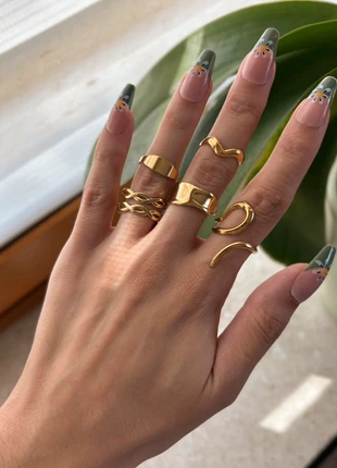 (8€/Stück) goldene Set Ringe Chunky aus Edelstahl, wasserfest, Größenverstellbar, brand: Icrush, condizioni: Ottime, taglia: Regolabile, €29.90, €32.10 include la Protezione acquisti