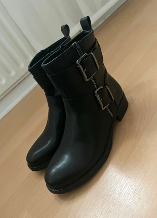 Schwarze Biker Boots mit Schnallen 38, brand: Sonstiges, condizioni: Buone, taglia: 38, €16.00, €17.50 include la Protezione acquisti