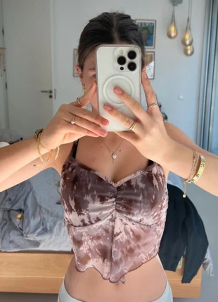 Urban Outfitters mesh tie dye halter neck top- size XS, marque: Urban Outfitters, état: Très bon état, taille: XS / 34 / 6, 15,00 €, 16,45 € Protection acheteurs incluse