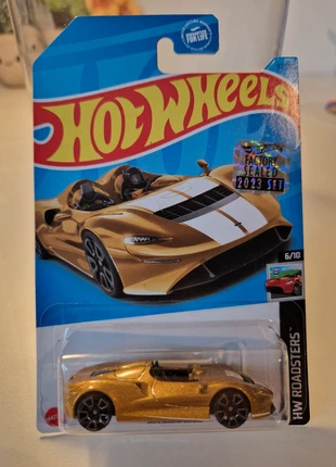 Hotwheels Mclaren Elva (damaged blister), merk: Hot Wheels, staat: Nieuw zonder prijskaartje, maat: Pasgeborene, 44 cm, € 3,00, € 3,85 inclusief Kopersbescherming