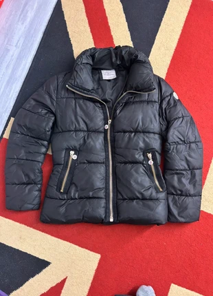 Piumino Moncler nero da donna, merk: Moncler, staat: Heel goed, maat: L / 40 / 12, € 90,00, € 95,20 inclusief Kopersbescherming