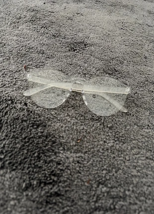 Ronde zonnebril, staat: Heel goed, € 2,00, € 2,80 inclusief Kopersbescherming