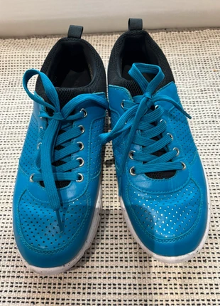 Baskets Dolce & Gabbana bleues – Authentiques & stylées, marque: Dolce & Gabbana, état: Très bon état, taille: 41,5, 39,99 €, 42,69 € Protection acheteurs incluse