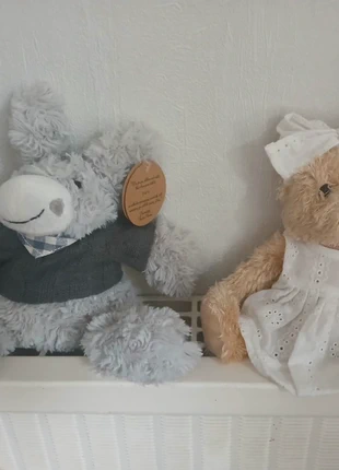 Lot de 2 peluches Louise Mansen – dont 1 neuve avec étiquette adorables et raffinées, brand: Louise Mansen, condizioni: Ottime, taglia: Taglia unica, €30.00, €32.20 include la Protezione acquisti