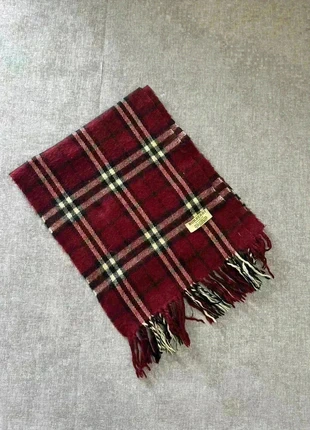 Écharpe Burberry bordeaux, marke: Burberry, zustand: Sehr gut, 45,00 €, 47,95 € beinhaltet Vinted-Käuferschutz Pro