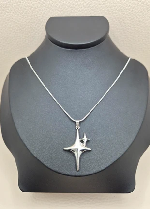 😍 Collier, marque: Stüssy, état: Très bon état, 8,00 €, 9,10 € Protection acheteurs incluse