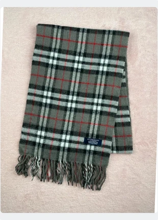 Echarpe burberry london en lambswool gris, marke: Burberry, zustand: Sehr gut, 46,00 €, 49,00 € inklusive Vinted-Käuferschutz