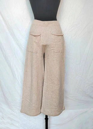 Jupe-culotte en mailles beige 🌷 Sisley, taille 36/38, marque: Sisley, état: Très bon état, taille: S / 36 / 8, 15,00 €, 16,45 € Protection acheteurs (Pro) incluse