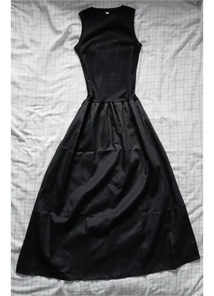 Long goth dress (m), merk: Alternative, staat: Heel goed, maat: M / 38 / 10, € 22,99, € 24,84 inclusief Kopersbescherming Pro