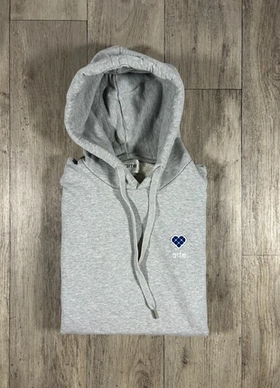 Pull à capuche Arte Antwerp heart flower gris / taille M, marque: Arte, état: Très bon état, taille: M, 90,00 €, 95,20 € Protection acheteurs incluse