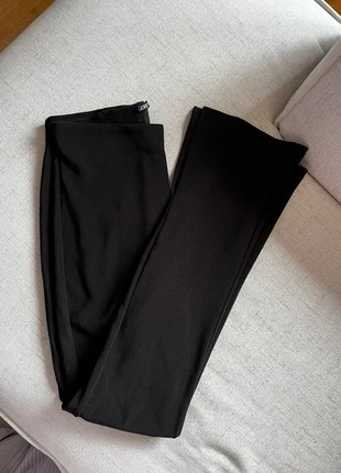Hose mit Schlitz, merk: Zara, staat: Heel goed, maat: M / 38 / 10, € 5,00, € 5,95 inclusief Kopersbescherming