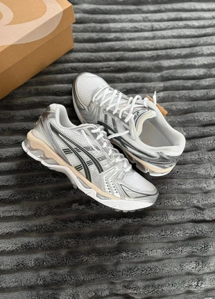 Asics Gel Kayano 14 cream black silver beige - 44, marke: Asics, zustand: Sehr gut, größe: 44, 215,00 €, 226,45 € inklusive Vinted-Käuferschutz