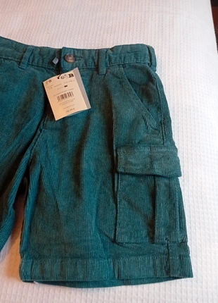 Pantalón corto pana verde.T7/8 Gocco, marca: Gocco, estado: Novo com etiquetas, tamanho: 7 anos / 122 cm, €15.00, €16.45 inclui Proteção do Comprador