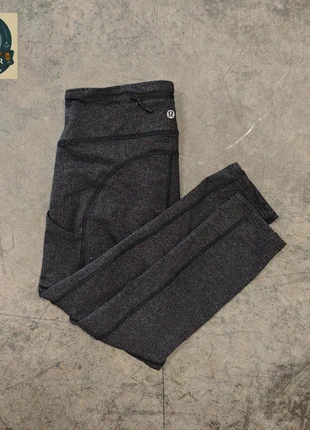Pantalon de Sport Lululemon Noir / Gris - Legging Femme Taille 6, merk: Lululemon, staat: Heel goed, maat: S / 36 / 8, € 19,80, € 21,49 inclusief Kopersbescherming Pro