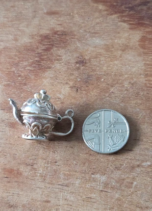 Sterling silver teapot charm, brand: Vintage, condition: Very good, £6.00, £7.00 includes Buyer Protection