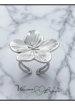 Bague fleur acier inoxydable argenté - Uhaina Bijoux, marque: Uhaina Bijoux, état: Neuf avec étiquette, taille: Ajustable, 9,00 €, 10,15 € Protection acheteurs (Pro) incluse