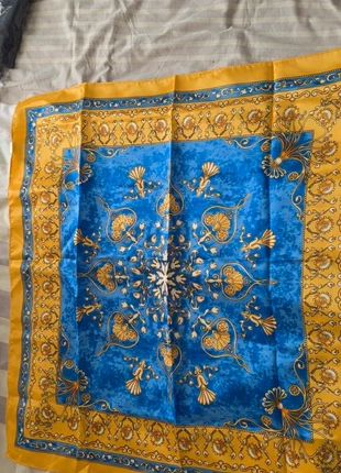 🌼 Foulard bleu et jaune, marca: Bleu bonheur, estado: Muito bom, €4.00, €4.90 inclui Proteção do Comprador