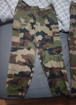 Lot pantalon armée fr, marque: FR, état: Bon état, taille: L / 40 / 12, 8,00 €, 9,10 € Protection acheteurs incluse