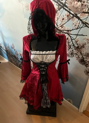 Gothic rood kapje pakje, merk: onbekend, staat: Heel goed, maat: M / 38 / 10, € 20,00, € 21,70 inclusief Kopersbescherming