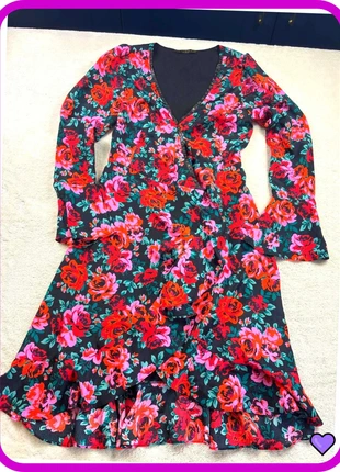 Robe à fleurs guess los angeles us: xs #0166, marque: GUESS, état: Très bon état, taille: S / 36 / 8, 8,00 €, 9,10 € Protection acheteurs (Pro) incluse