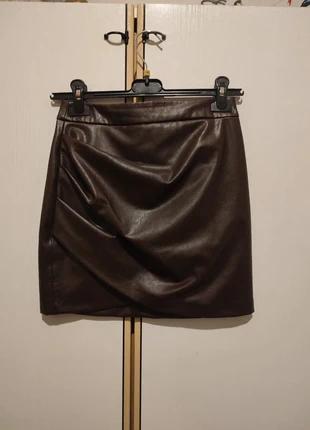 Gonna similpelle, marque: Stradivarius, état: Très bon état, taille: XS / 34 / 6, 6,00 €, 7,00 € Protection acheteurs incluse