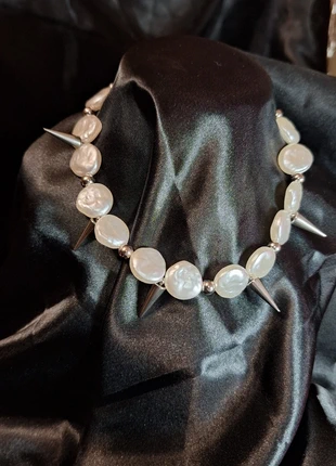 Collar chunky de perlas y pinchos, marque: Local, état: Neuf avec étiquette, 26,99 €, 29,04 € Protection acheteurs incluse