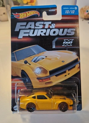 Hotwheels Datsun 240Z (damaged card), merk: Hot Wheels, staat: Nieuw zonder prijskaartje, maat: 3-6 maanden / 62 cm, € 4,00, € 4,90 inclusief Kopersbescherming