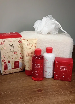Coffret Bain Apple Cinnamon – 6 pièces - Bath set - neuf 🌸, marque: Noël, état: Neuf avec étiquette, 6,90 €, 7,95 € Protection acheteurs incluse